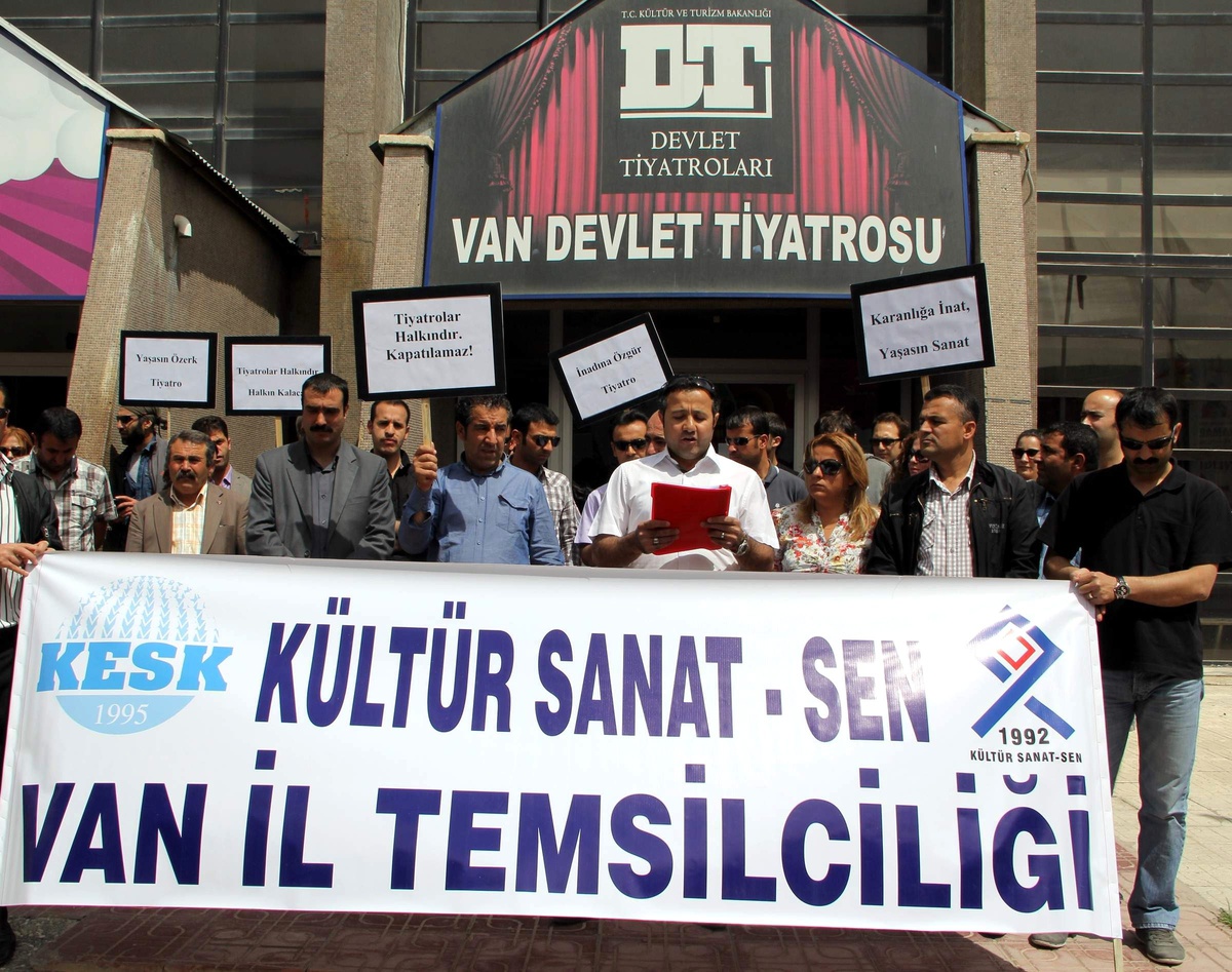 Tiyatrocuların Özelleştirme Tepkisi