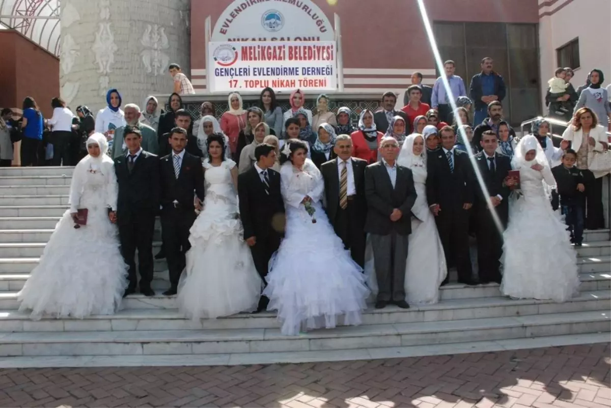 Toplu Nikah Töreninde 6 Çift "Evet" Dedi