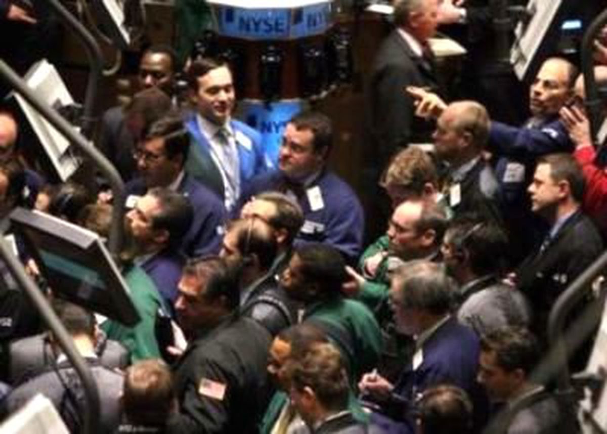 Wall Street'te Dalgalı Seyir