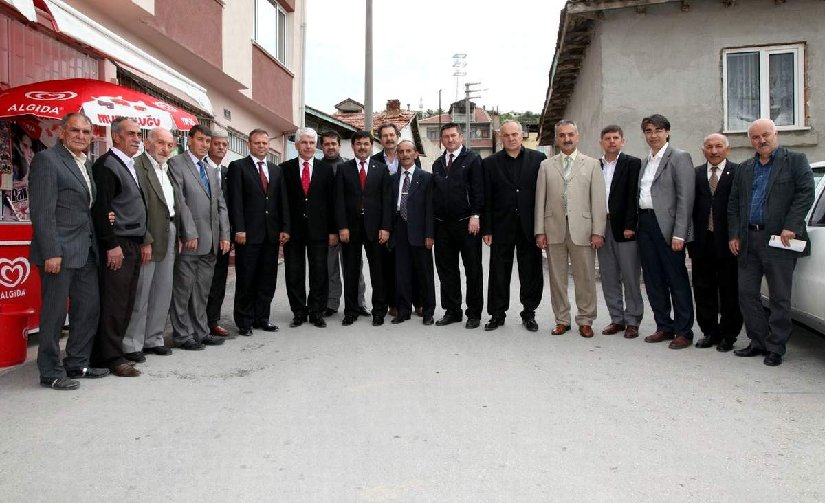 AK Parti Eskişehir Milletvekili Salih Koca Karapınar Mahallesini Ziyaret Etti