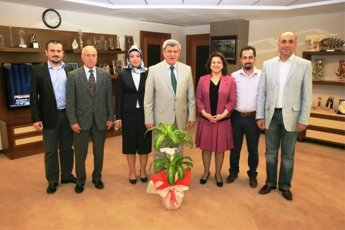 Karaosmanoğlu Ziyaretçilerini Ağırladı