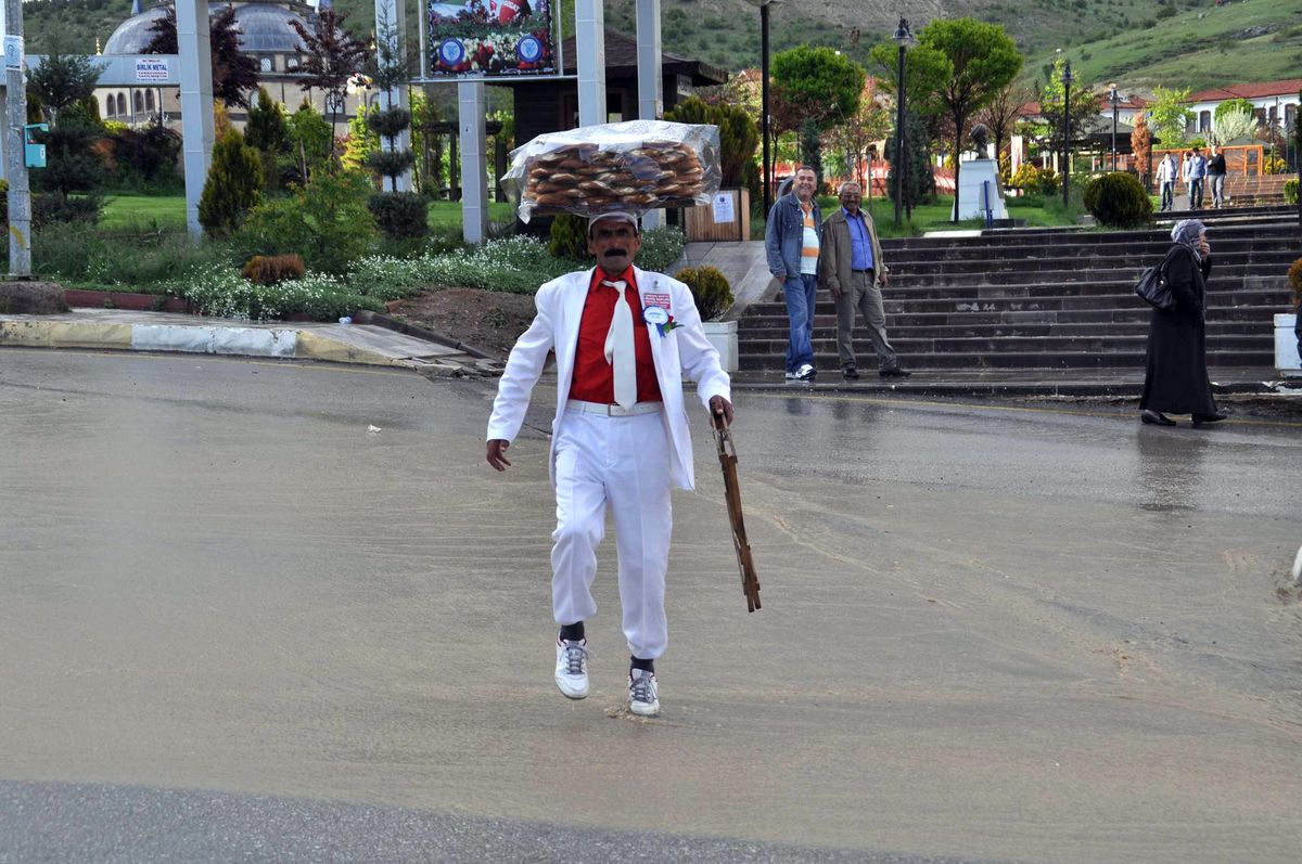 Yağmur Hayatı Olumsuz Etkiledi