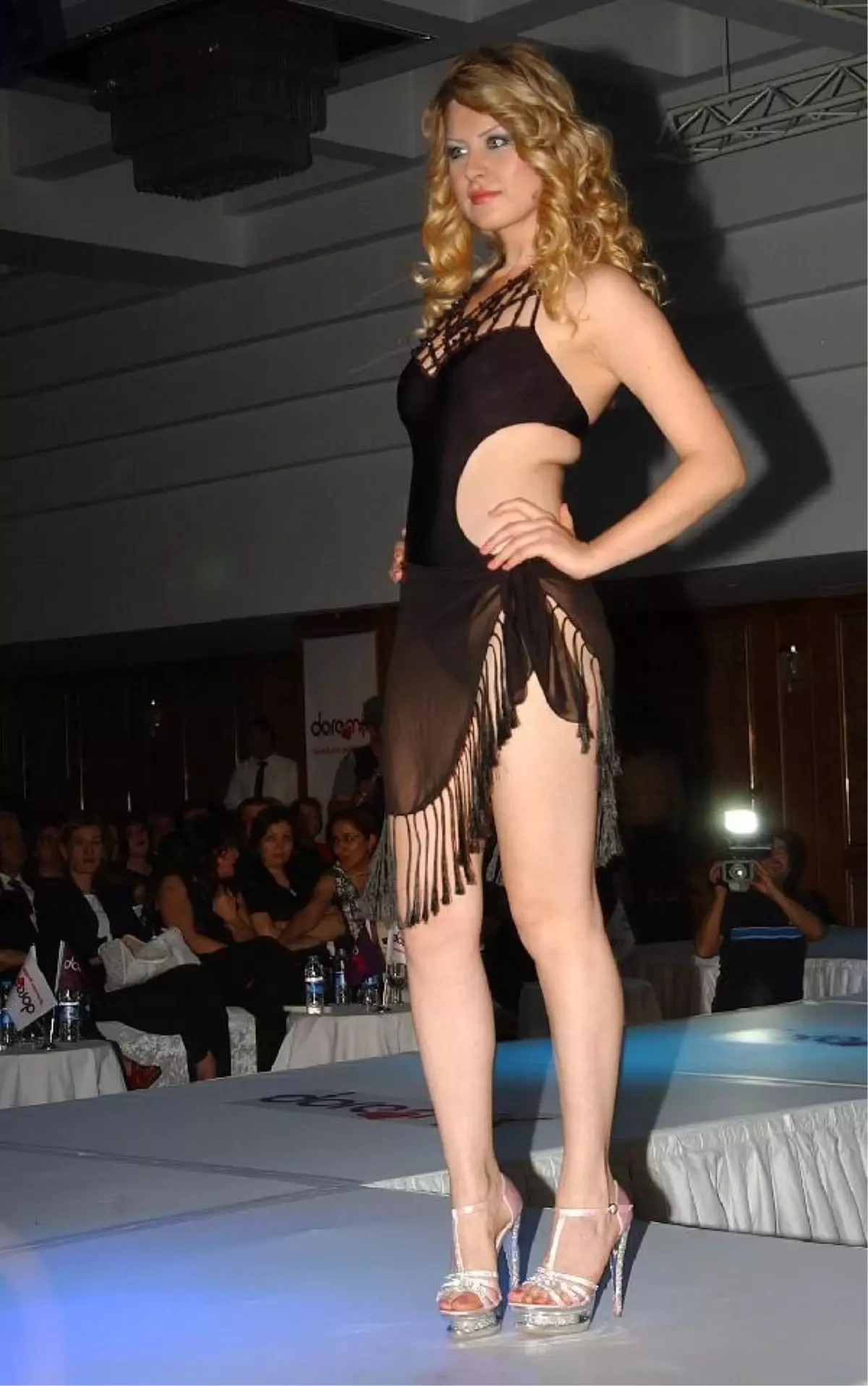 Gaziantep\'te Yürek Hoplatan Defile