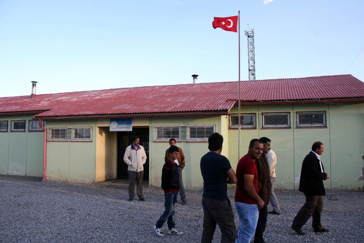 Zemini Isınan Okul Tatil Edildi
