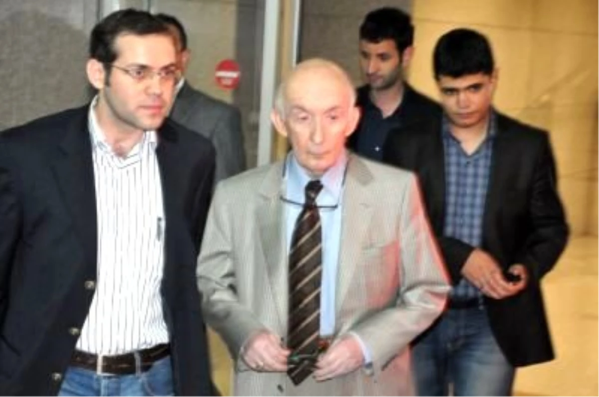 28 Şubat Soruşturmasında Teoman Koman ve 3 Emekli Orgeneral Gözaltına Alındı
