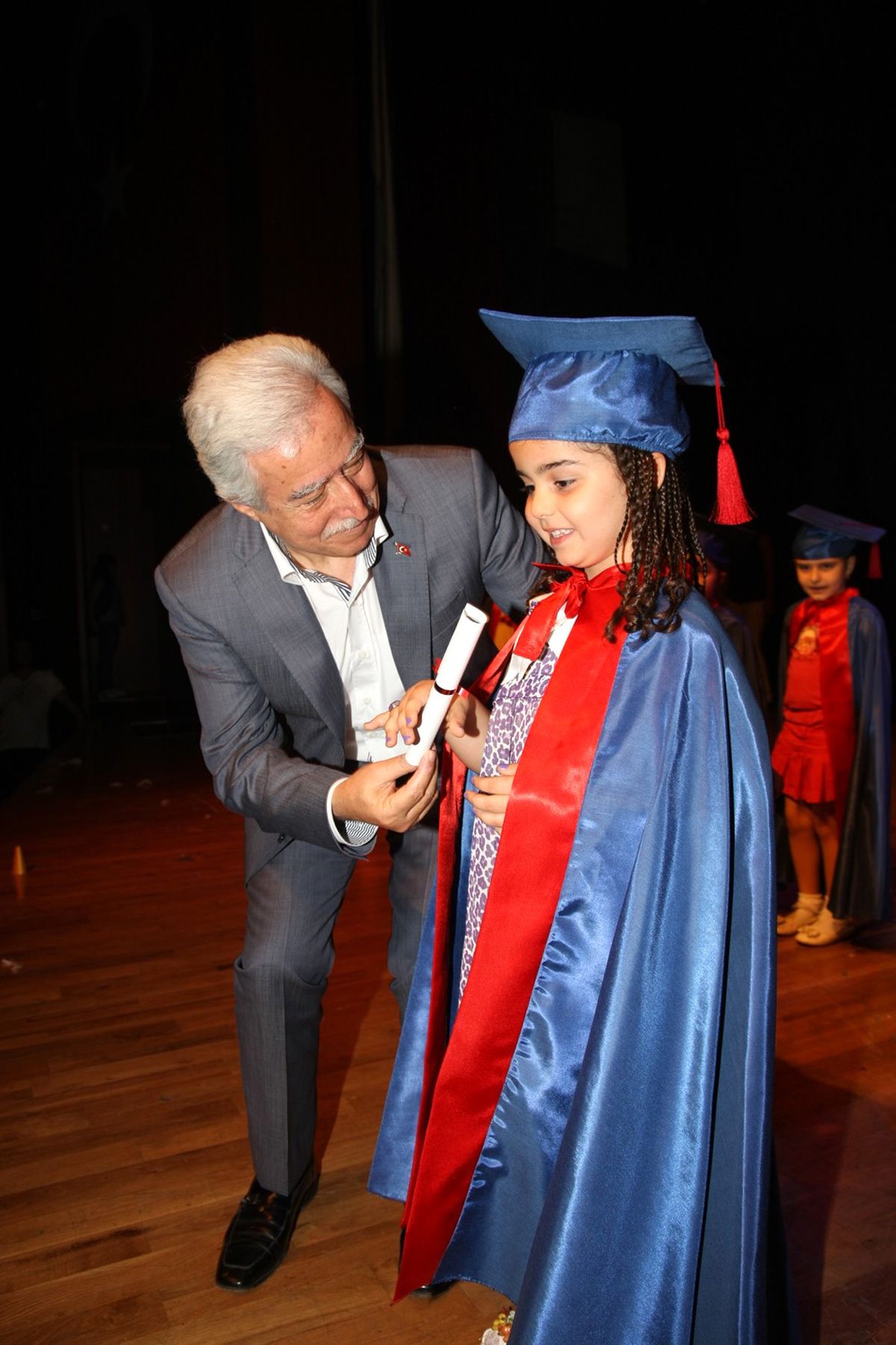 Aldırmaz'dan Miniklere Diploma