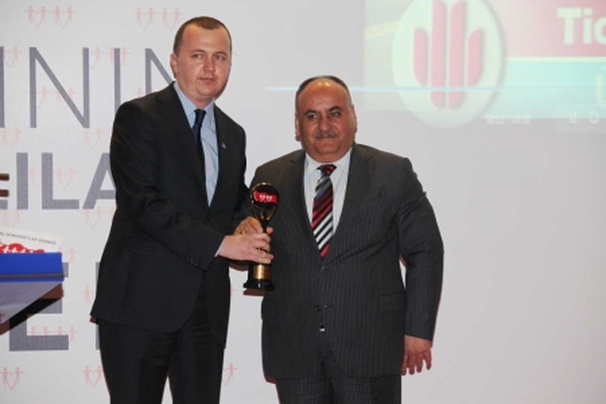 Başkan Hasan Can'a, Ödül