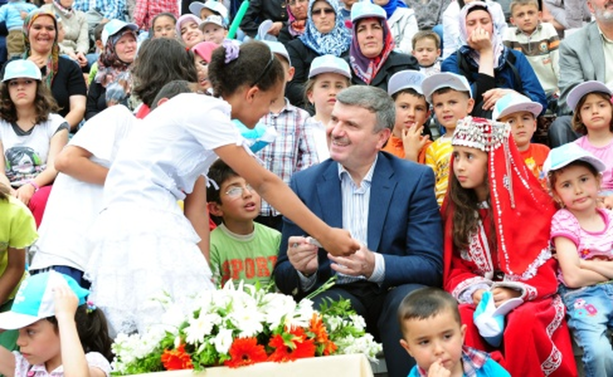 Binlerce Çocuk Büyükşehir'in Şenliğinde Buluştu