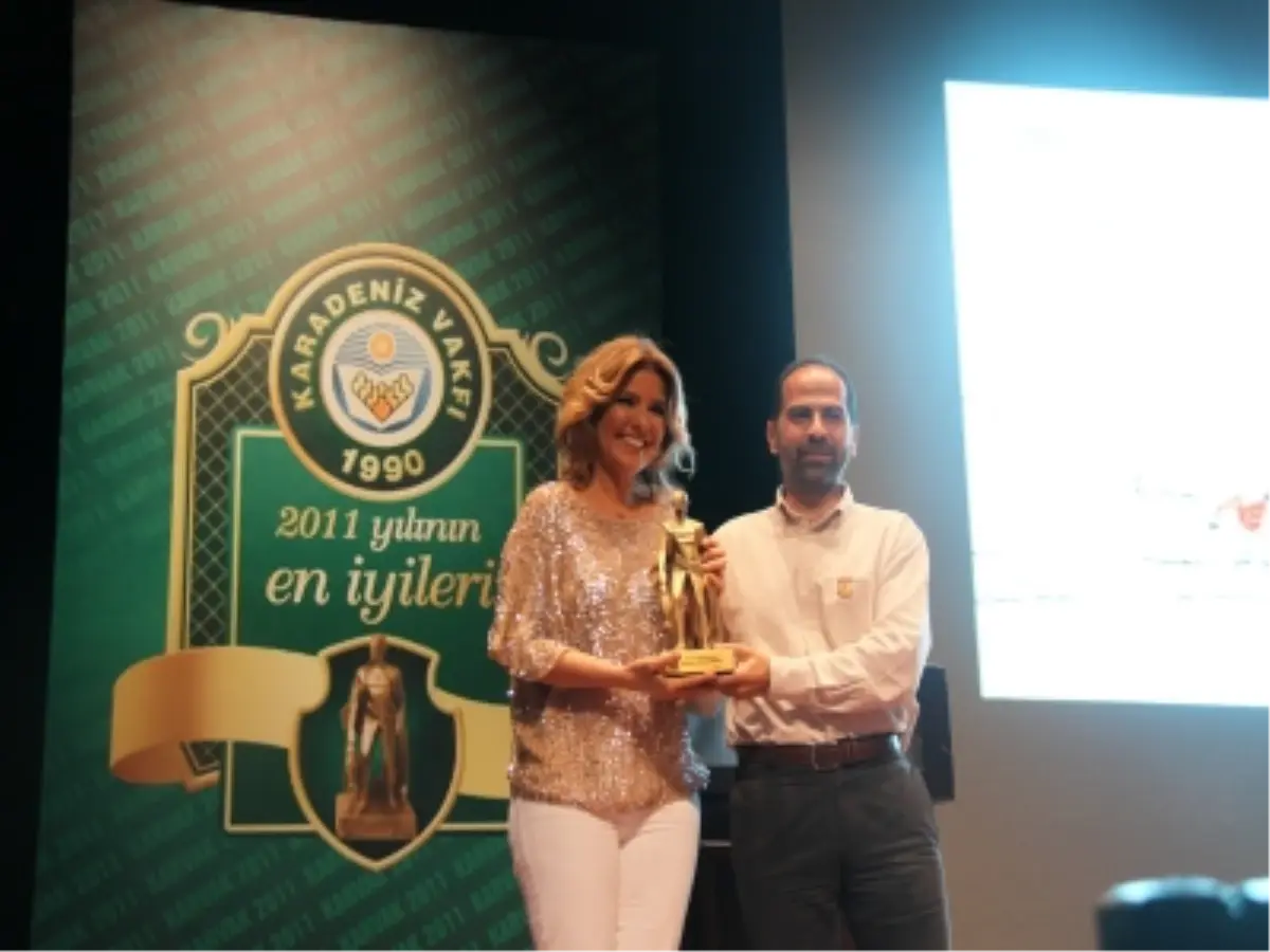 Çocuklar Gülsün Diye Derneği\'ne Ödül