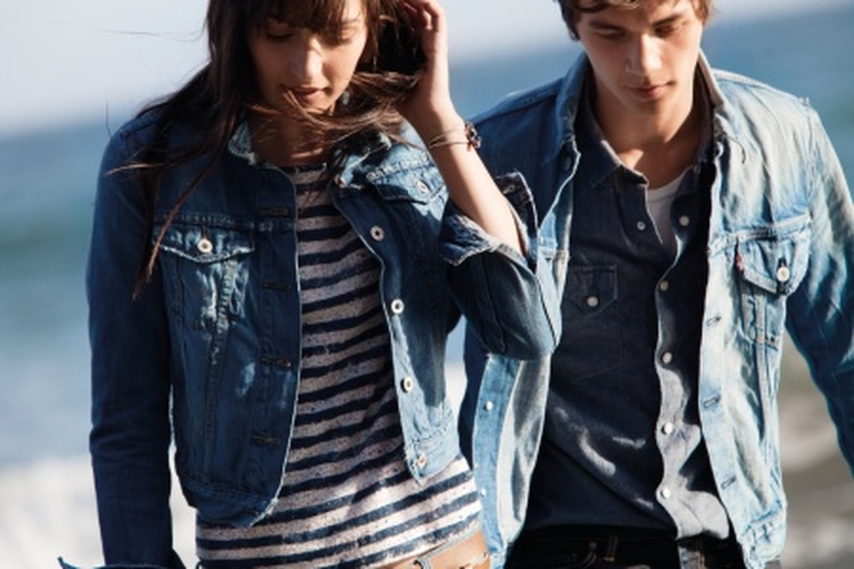 Denim Gömlek Levi's'tan Alınır