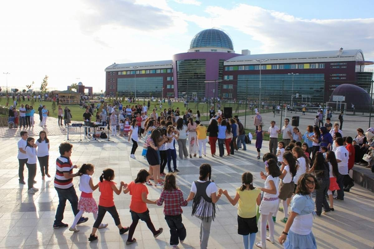 Eflatun Okulları'ndan Bahar Şenliği