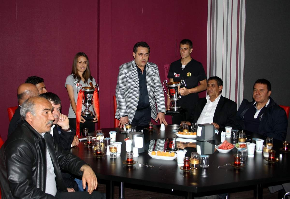 Eskişehirspor Kulüp Başkanı Halil Ünal