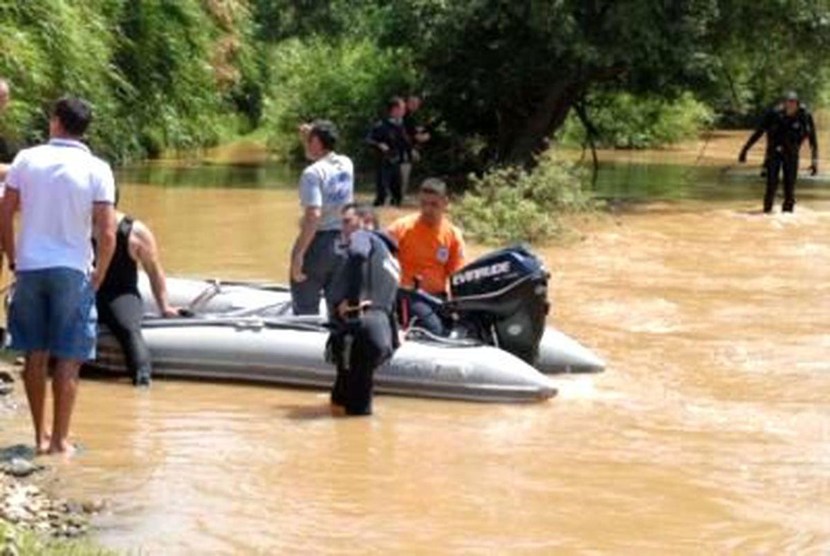 Gediz Nehri'ne Traktör Düşmesi