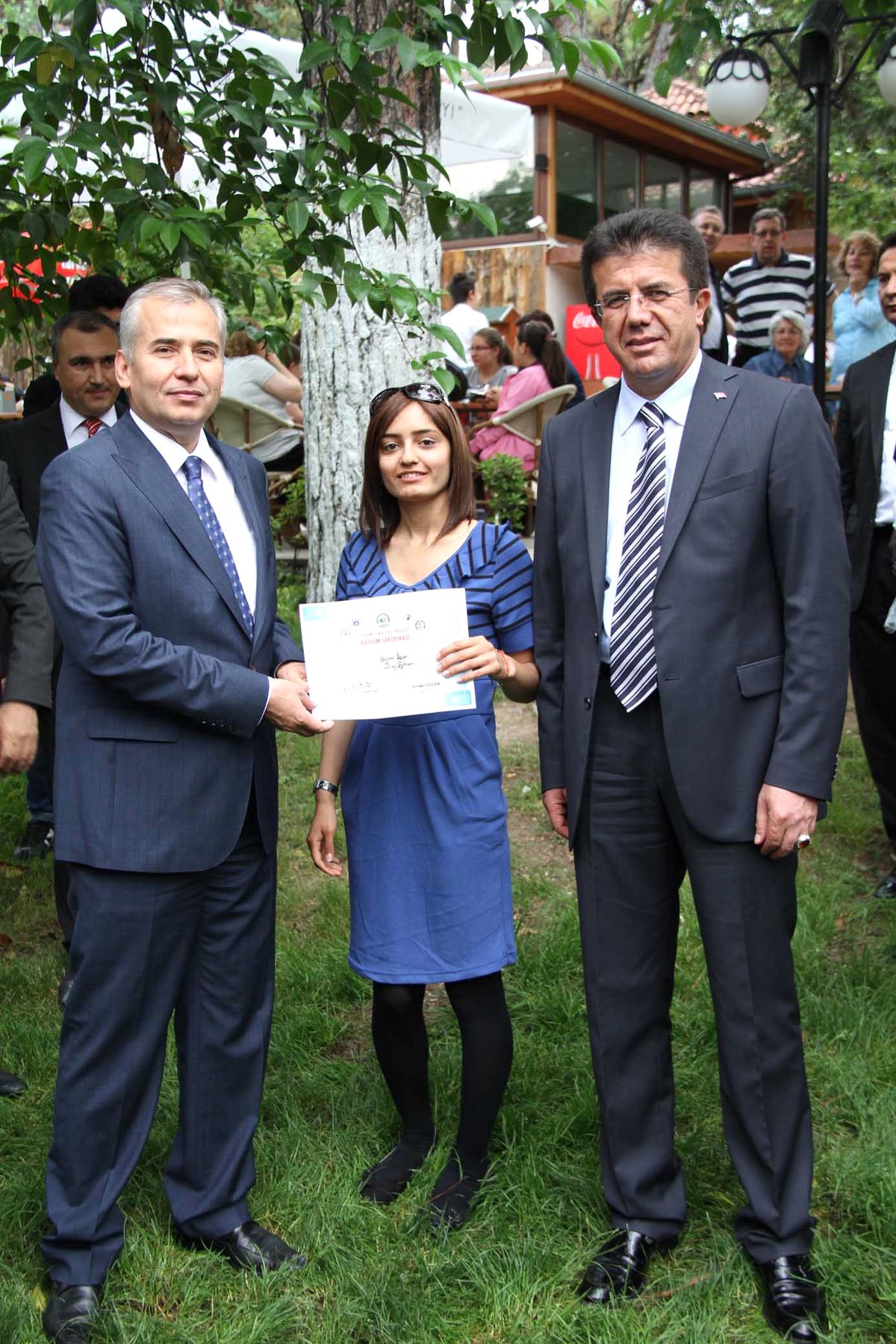 Gönüllü Eğitmenler Sertifikalarını Aldı

