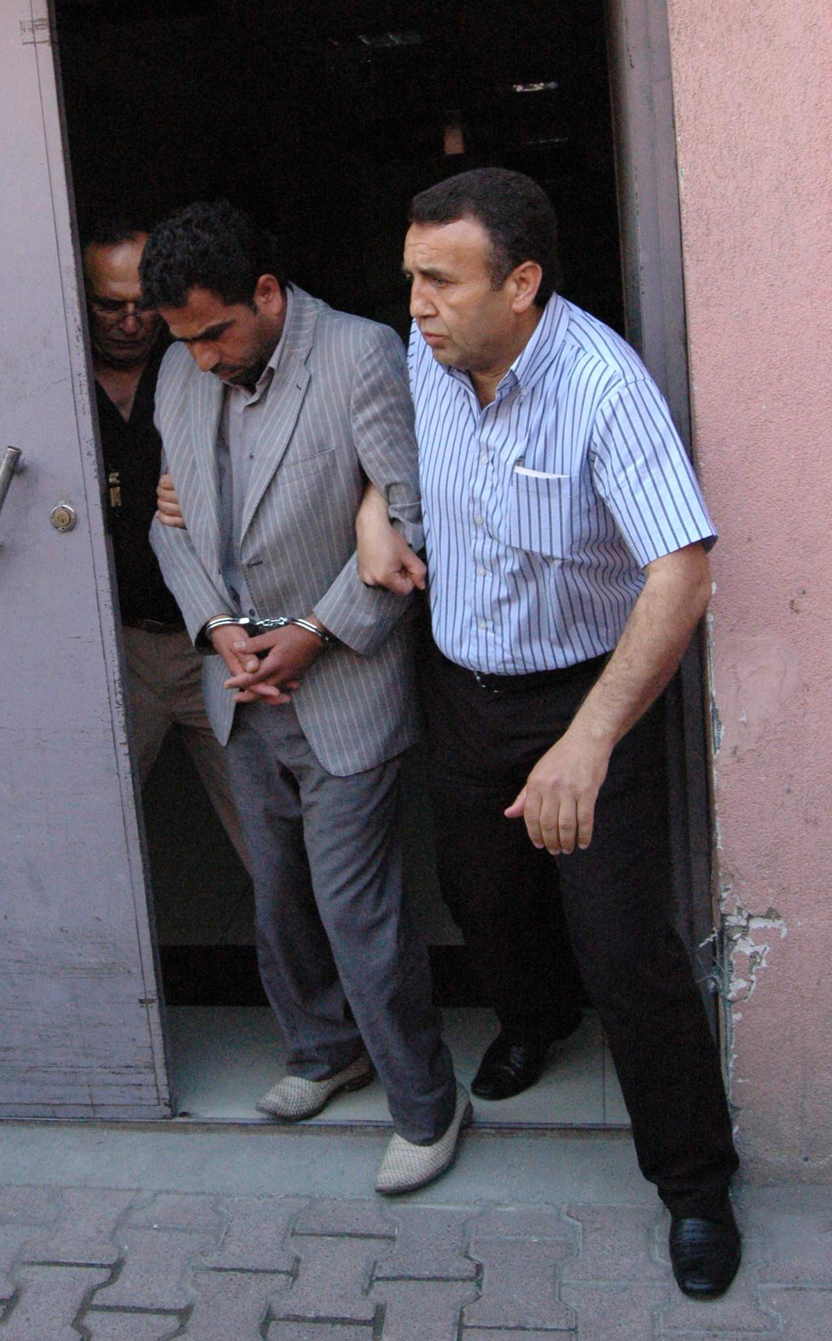 Gözaltındaki 4 Kişi İçin Ek Süre Alındı