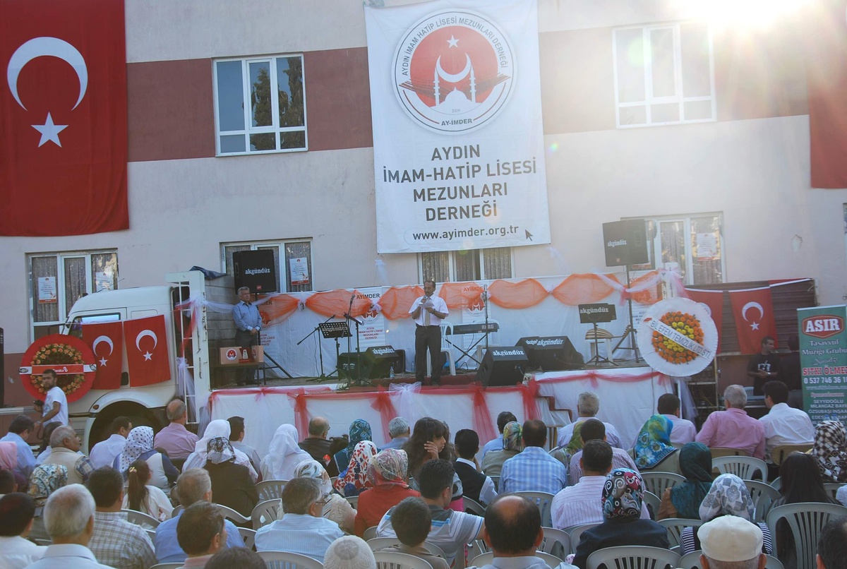 İmam Hatip Lisesi Mezunları Pilav Gününde Bir Araya Geldi