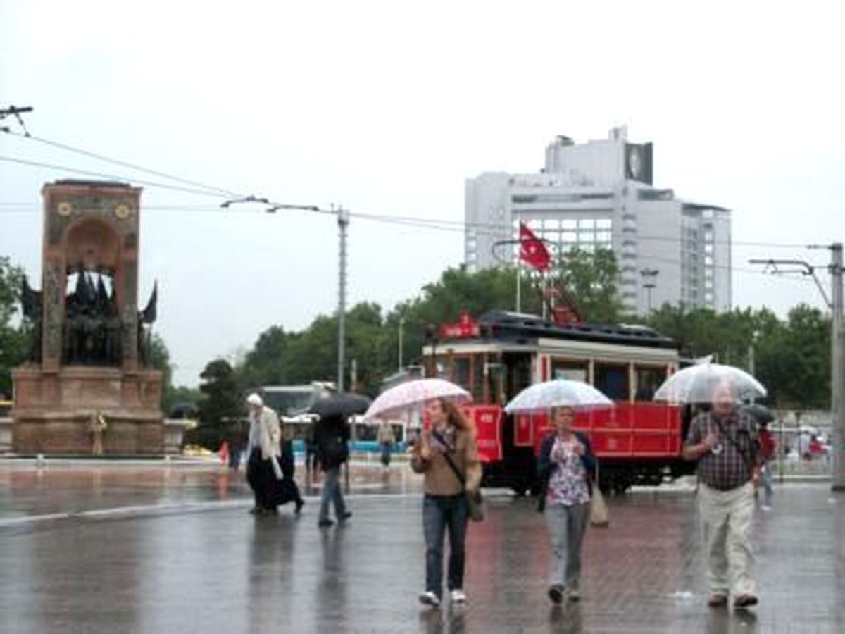 İstanbul'a Sağanak Yağış Uyarısı