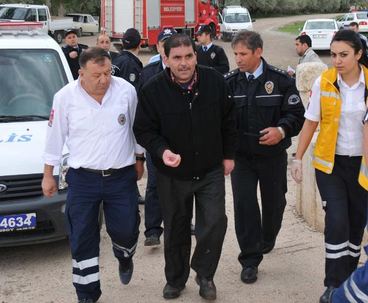 Kızılırmak'a Atlamak İsterken Polis Son Anda Yakaladı