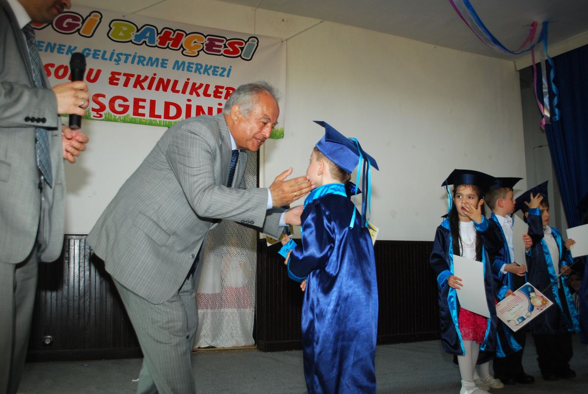 Lapseki'de Mezuniyet Coşkusu
