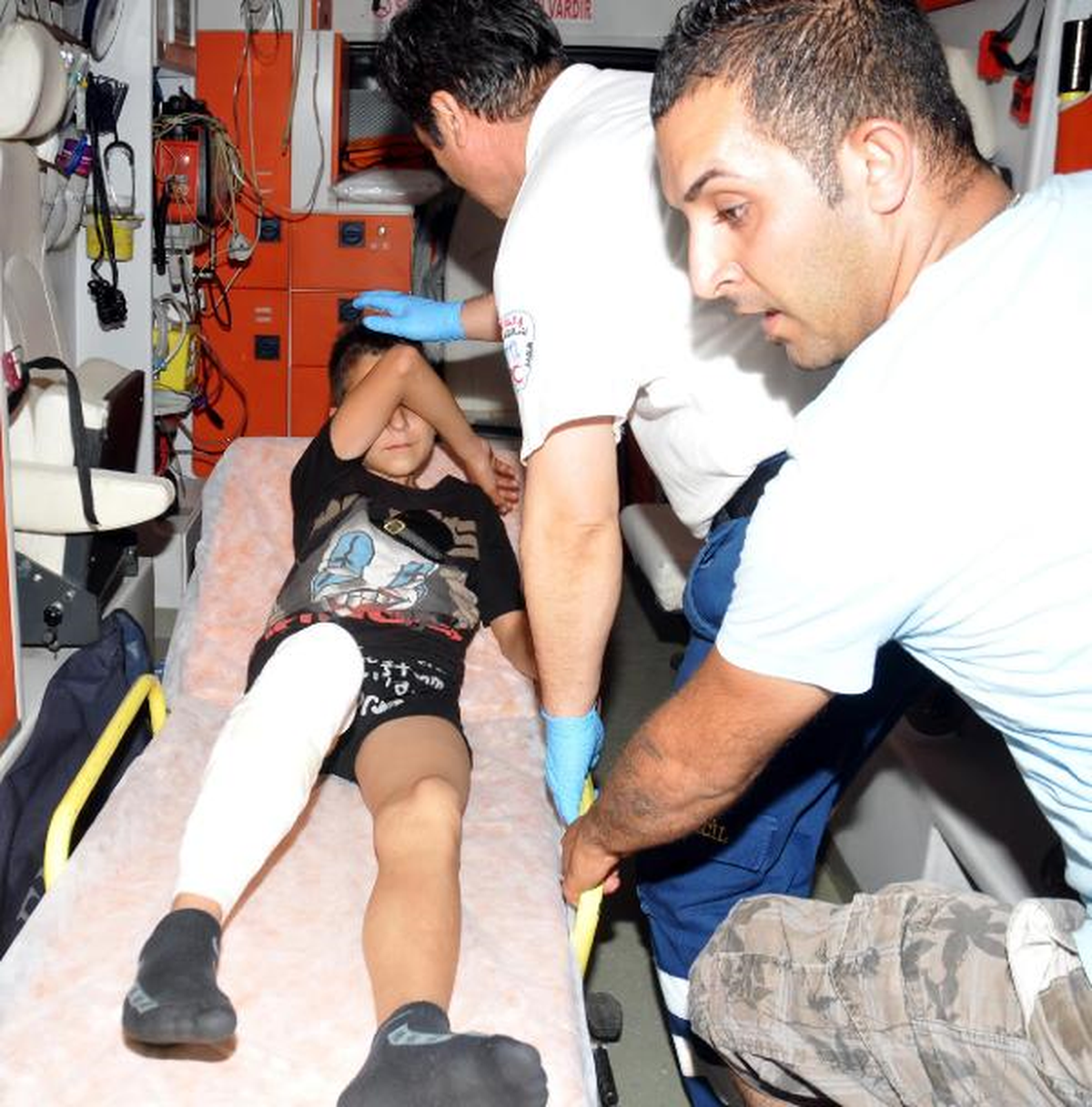 Mahallede Pompalı Tüfekle Rastgele Ateş Açtı, Oyun Oynayan Çocuk Yaralandı