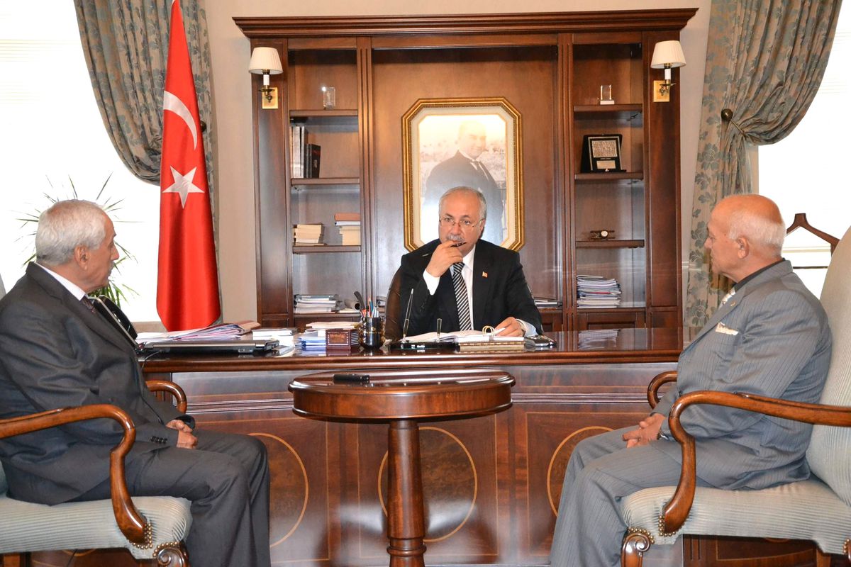 Manisa İli Arı Yetiştiricileri Birliği'nden Vali Daşöz'e Ziyaret