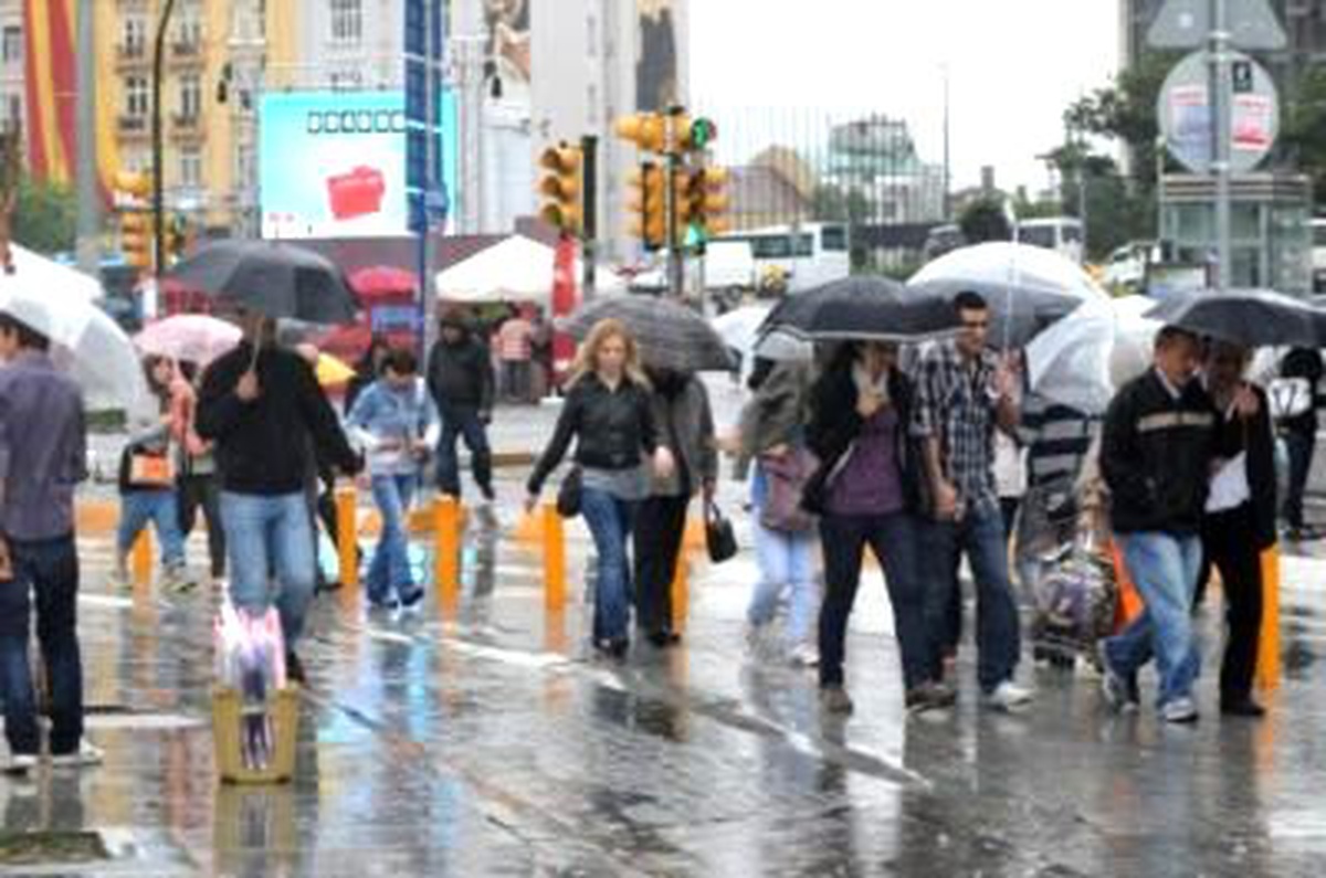 Meteorolojiden İstanbul'a Sağanak Yağış Uyarısı (2)