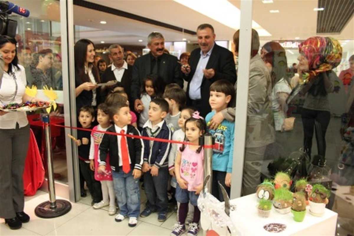 Minik Dahiler Demirpark AVM'de Sergi Açtı