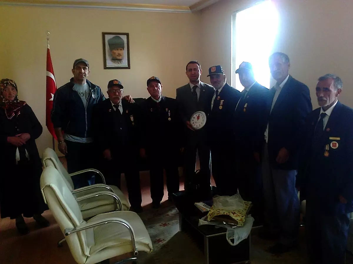 Muharip Gaziler Derneği Kars Şube Başkanlığı'ndan Digor Kaymakamına Ziyaret