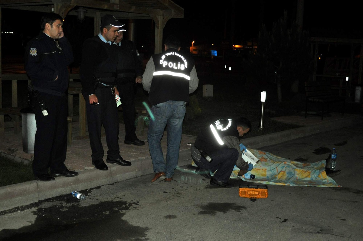 Namaz Kıldığı Kamelya Önünde Hayatını Kaybetti