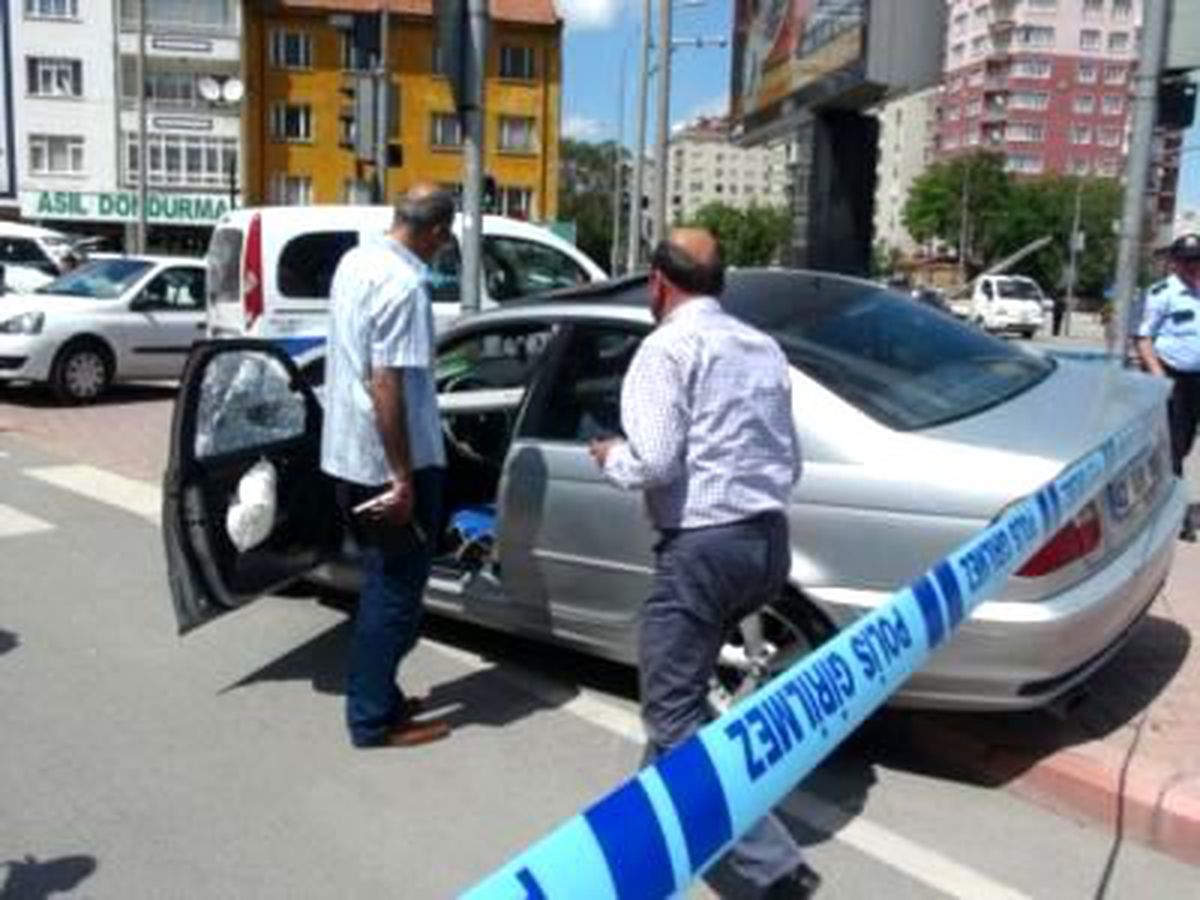 Otomobiliyle Seyir Halindeyken Silahlı Saldırıda Yaralandı