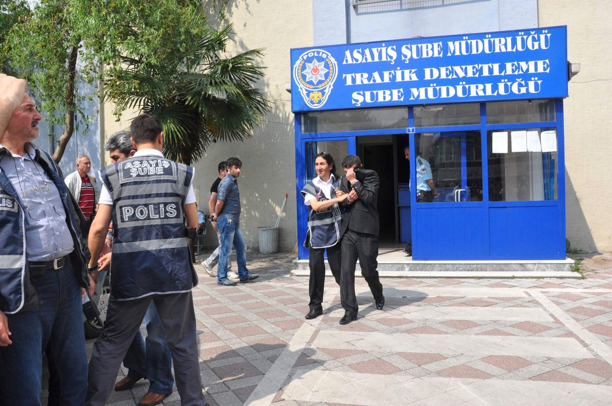 Sahte Belgelerle Kiraladıkları Arabaları Satan Çeteye Darbe
