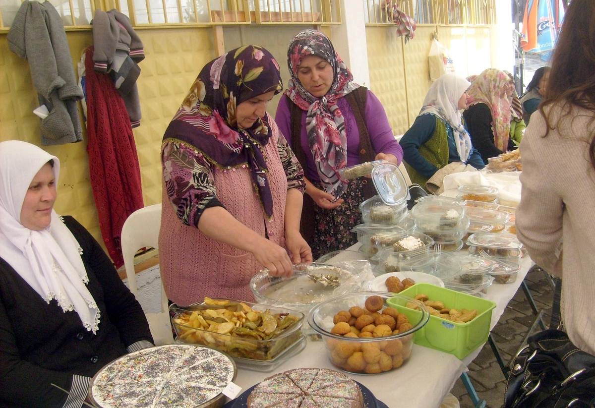 Sinekçiler İlköğretim Okulundan Anneler Günü Kermesi