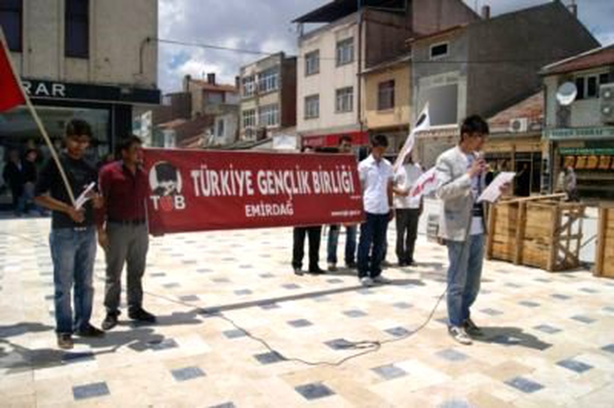 Tgb'liler Hükümetin Memura Verdiği Zam Teklifini Protesto Etti