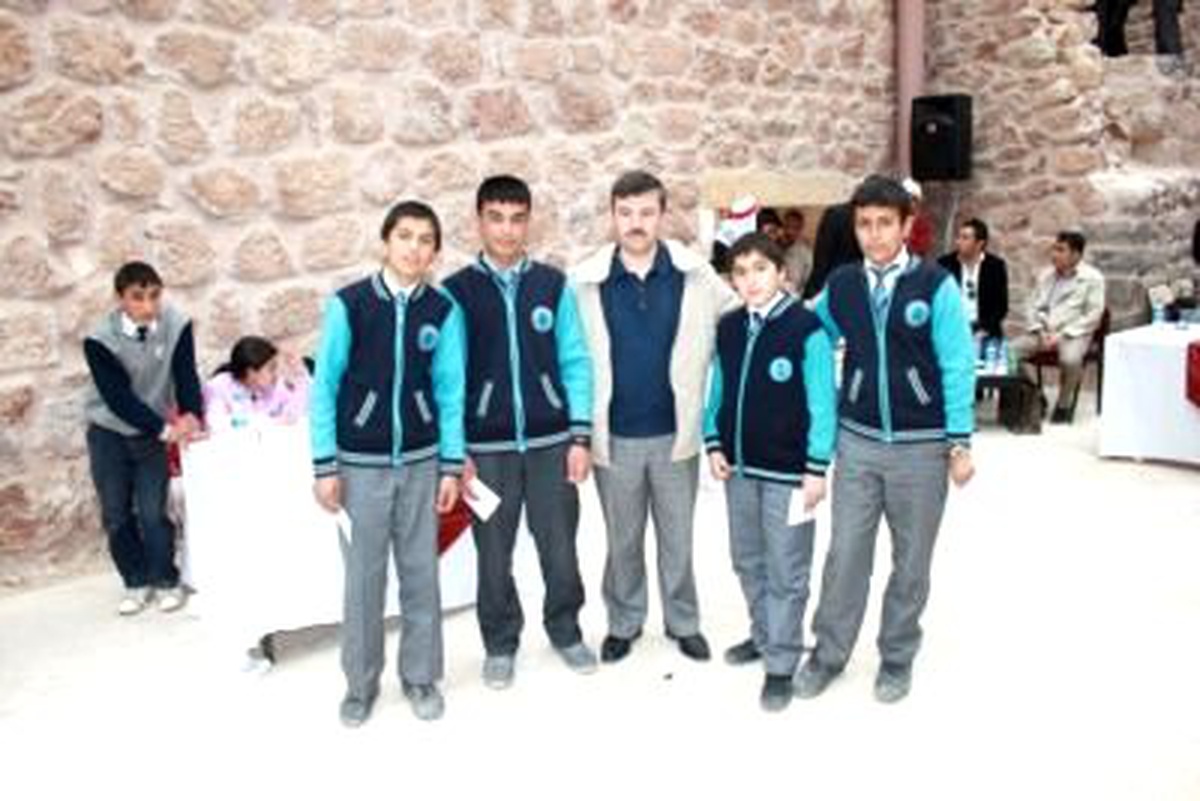 Türkiye'de Bilgi Yarışmaları 500 Yıllık Saraylarda Yapılıyor