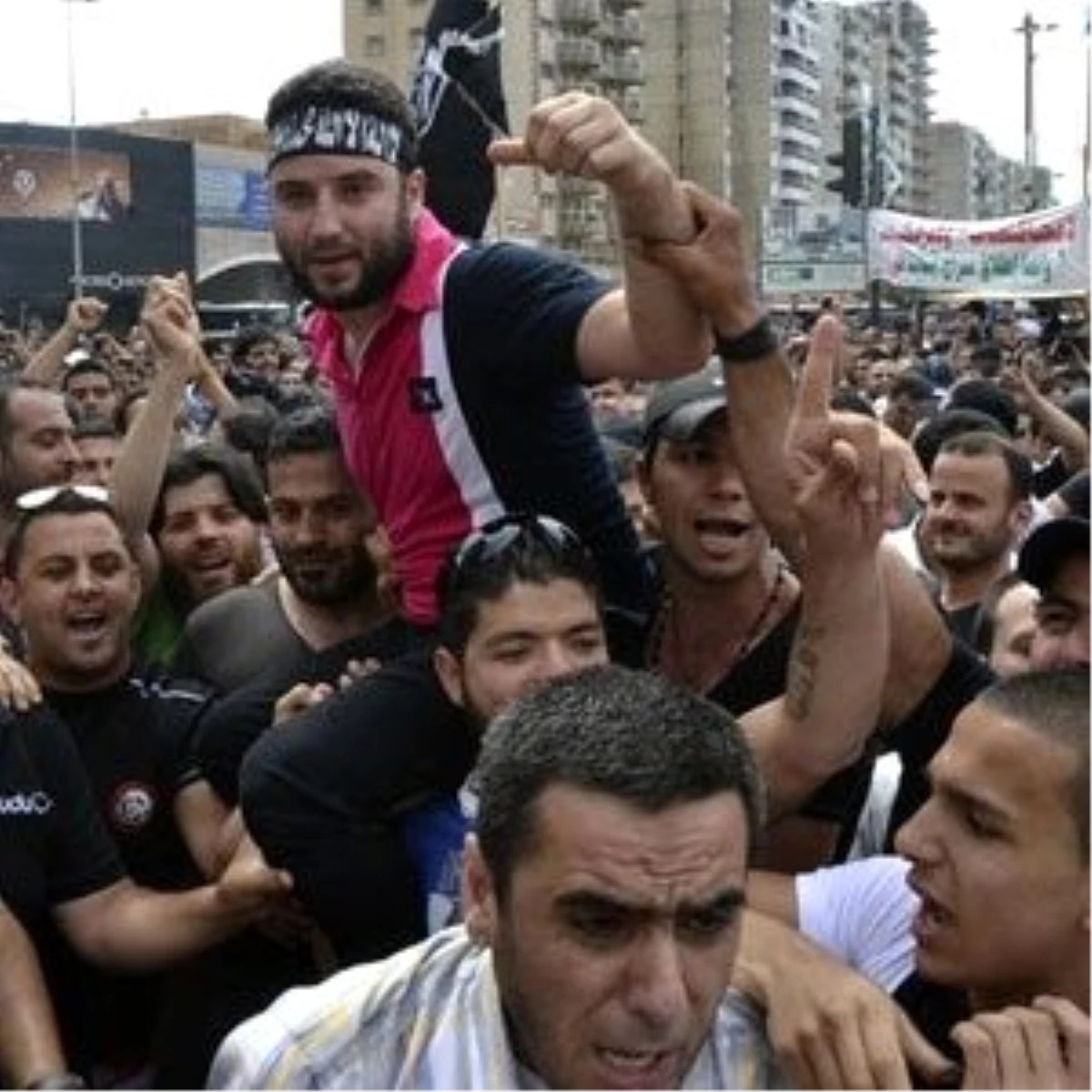 Türkiye, Lübnanlı Rehineleri Kurtarma Çabalarını Sürdürüyor