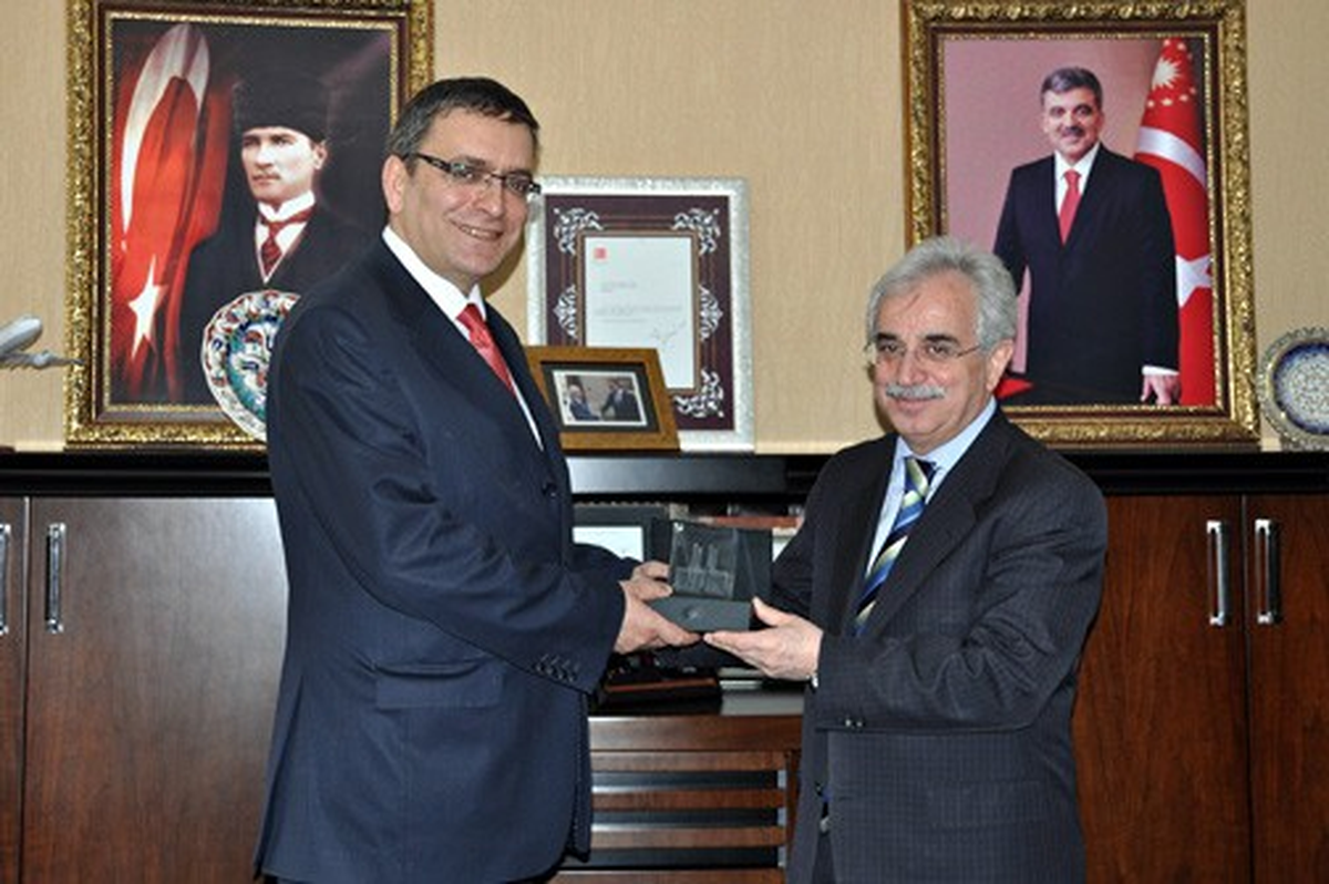 Vakıfbank Heyeti Etü'yü Ziyaret Etti