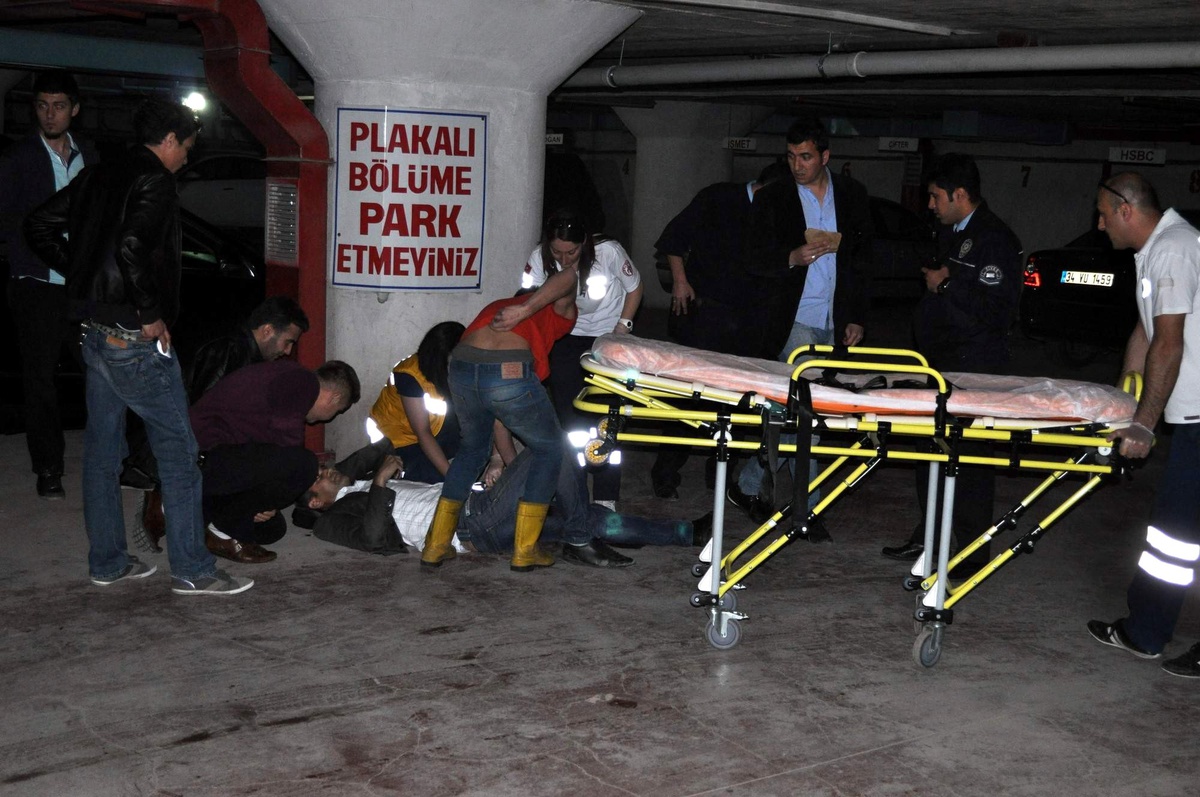 Yeğeninin Mezuniyetine Geldi Kurşunlandı