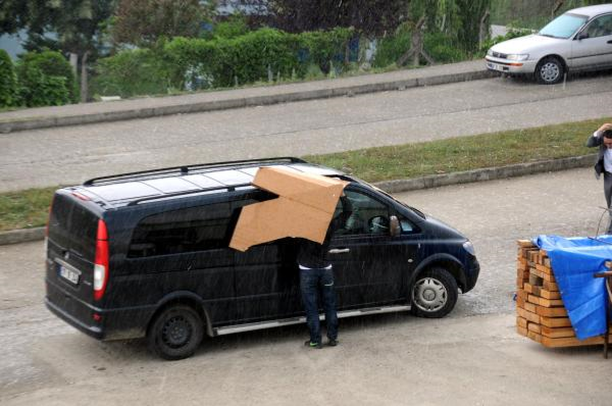 Zonguldak'ta Yağmur ve Dolu Etkili Oldu