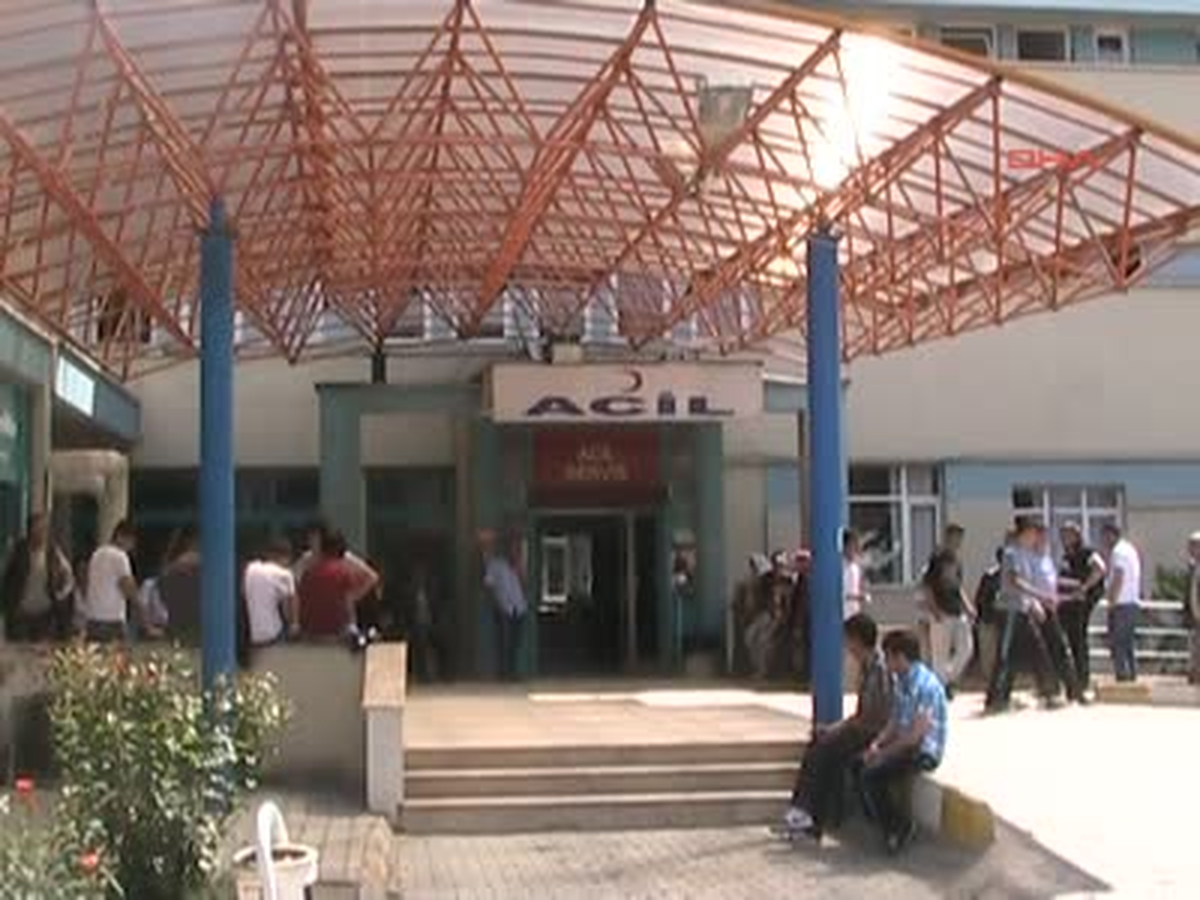2,5 Yaşındaki Çocuk, 5'inci Kattaki Balkondan Düşüp Öldü