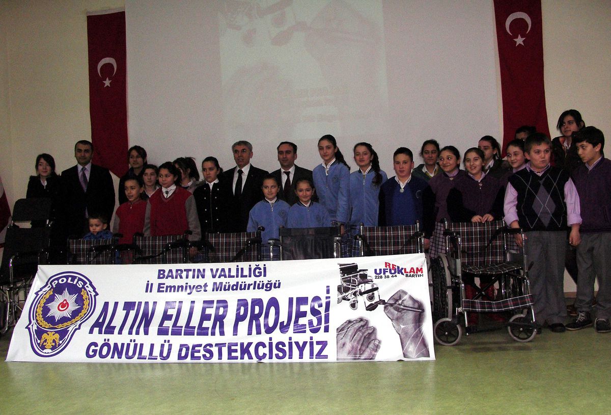 34 Engelliye Tekerlekli Sandalye