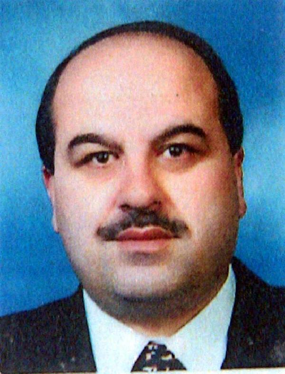 Ahırda Kendini Tavana Astı