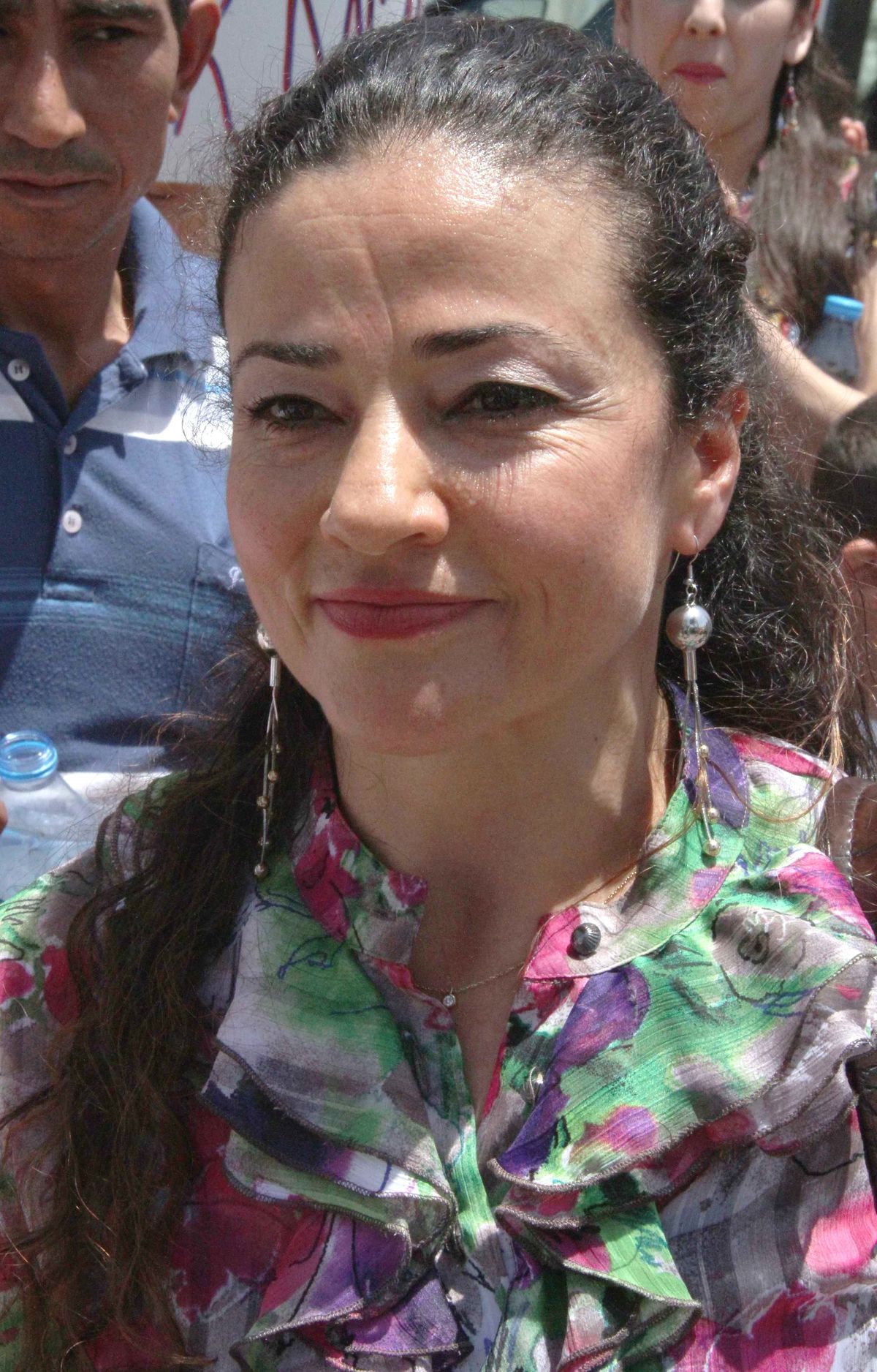 AK Parti Önünde 'Özel' Protesto