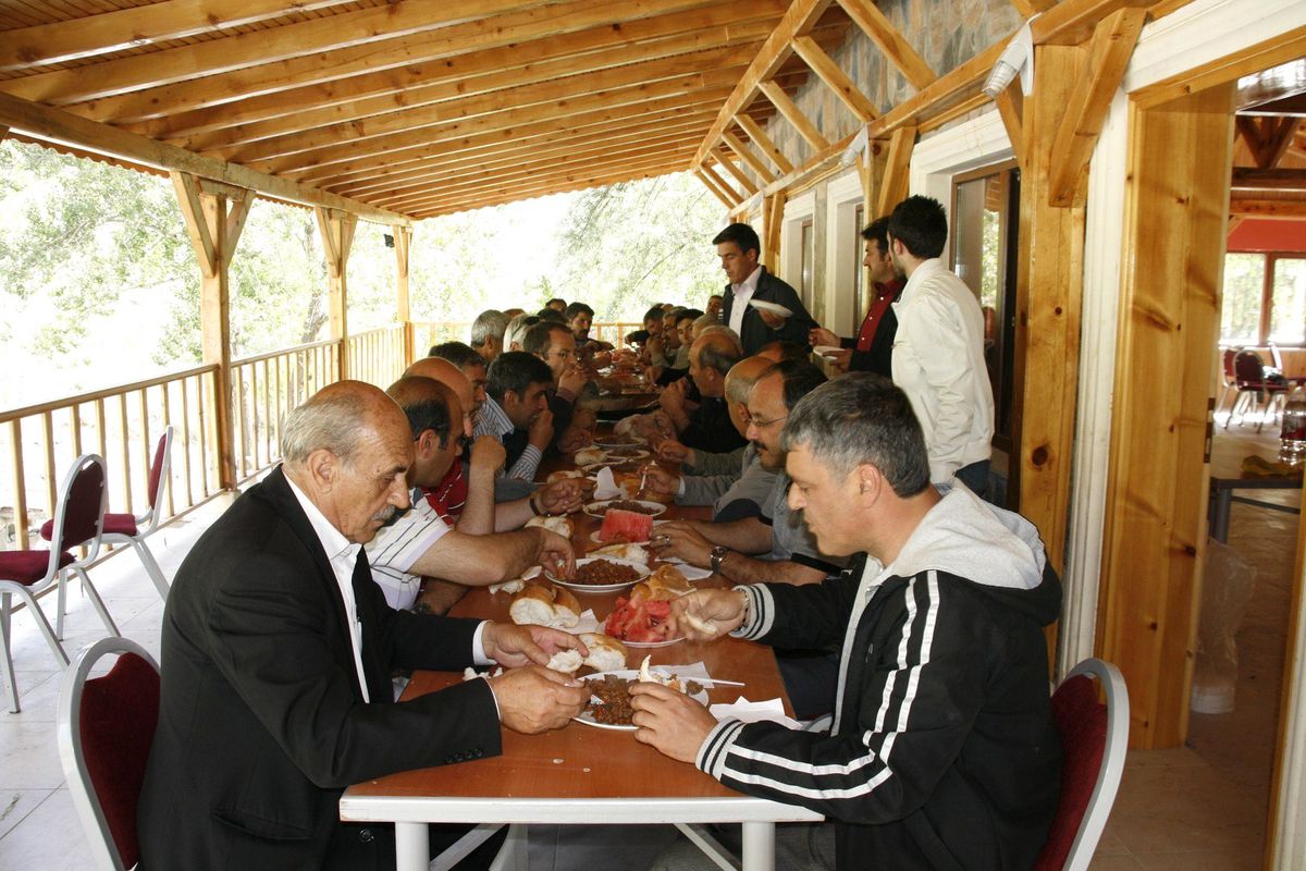 Ak Partililer Piknikte Buluştu