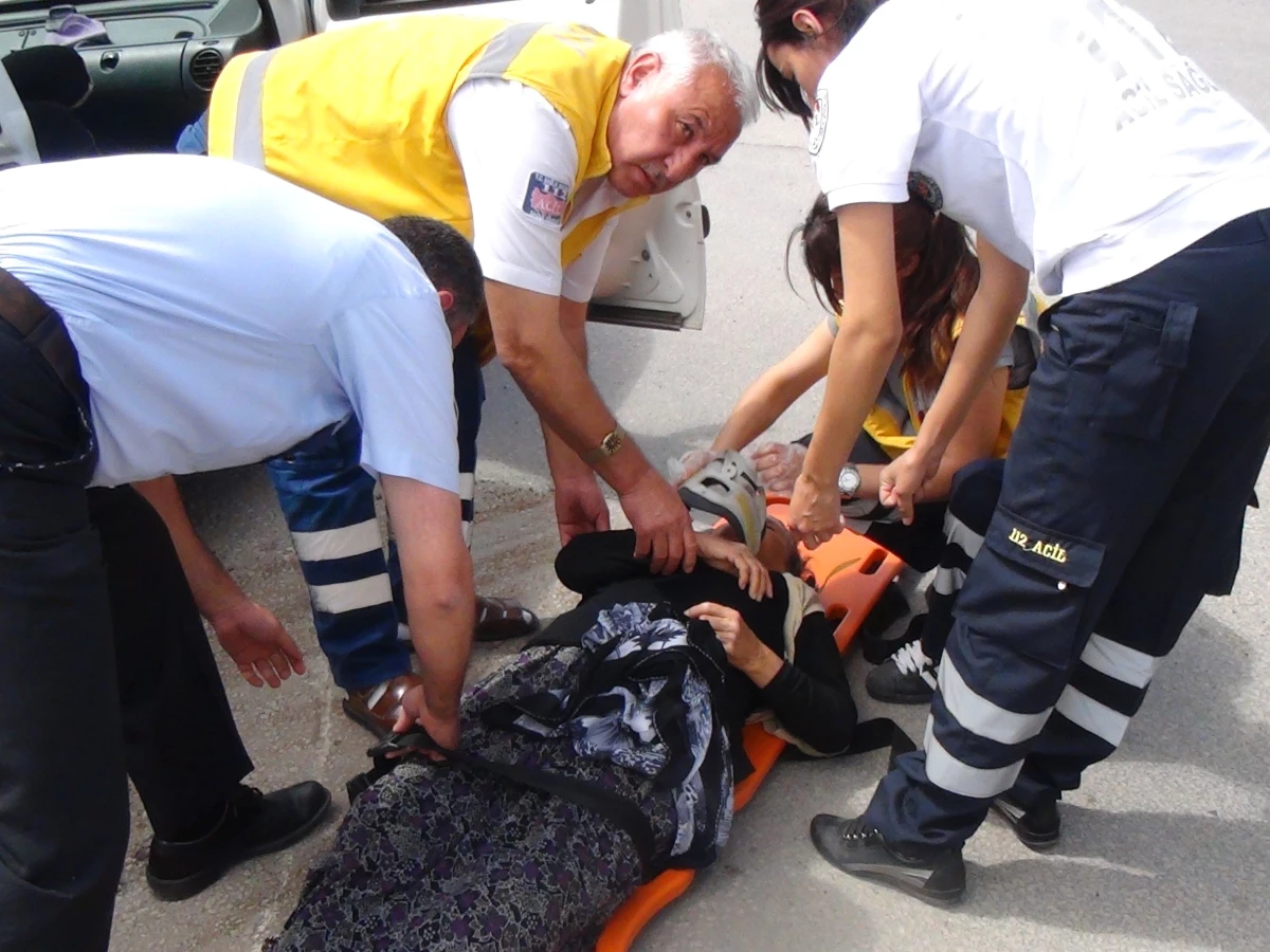 Aksaray\'da Trafik Kazası: 5 Yaralı