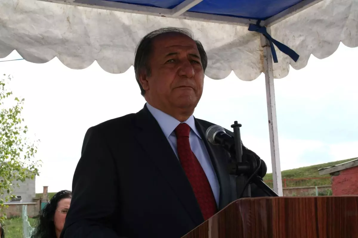 Akyaka\'da Yıl Sonu Sergisi\'nin Açılışı Yapıldı