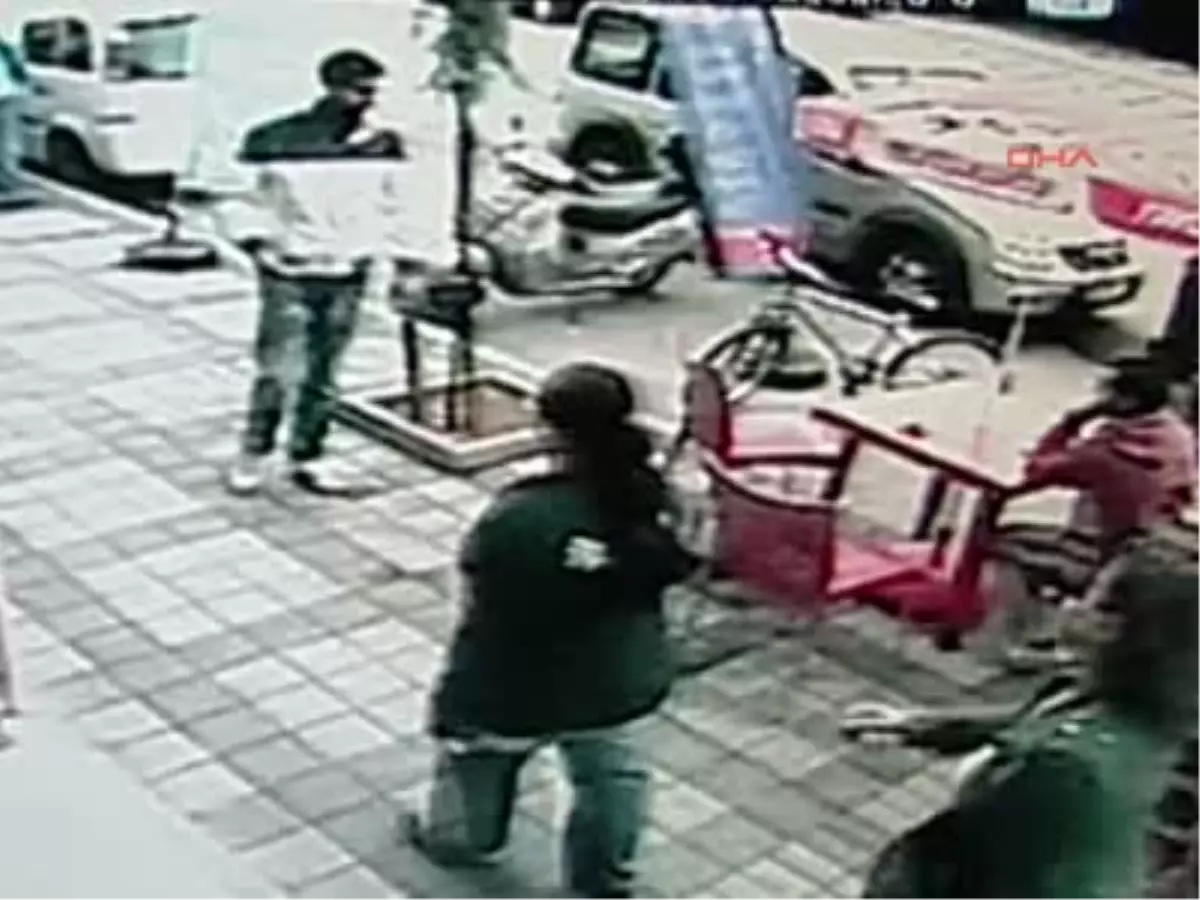 Asansör 2\'nci Kattan Zemine Çakıldı: 1\'i Ağır 2 Yaralı