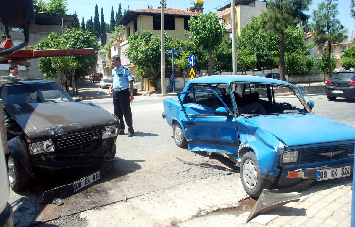 Aydın'da Trafik Kazası: 3 Yaralı