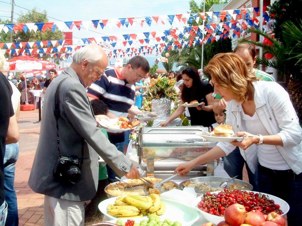 Bahçeşehir Koleji'nde Yaza Merhaba Kahvaltısı