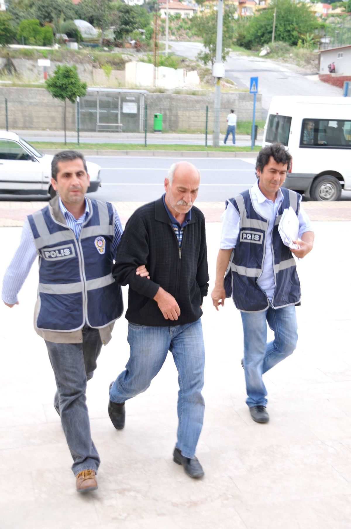 Bahşiş Kutularından Para Çalan Zanlı Tutuklandı