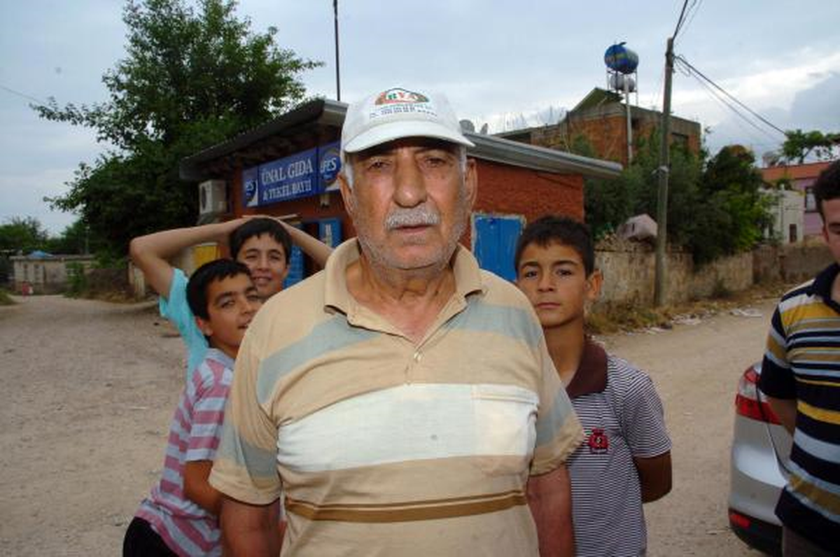 Bakkala, 'Müşterilerin Kartlarından 200 Bin Lira Çekip Kaçtı' Suçlaması